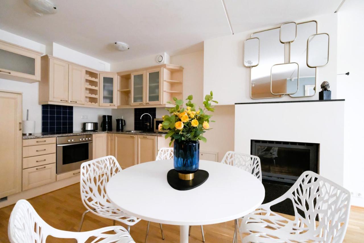 Tallinn City Apartments Roosikrantsi Esterno foto
