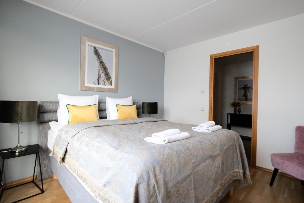 Tallinn City Apartments Roosikrantsi Esterno foto