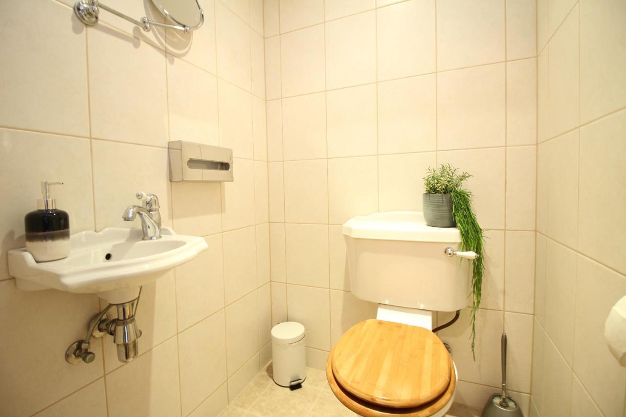 Tallinn City Apartments Roosikrantsi Esterno foto